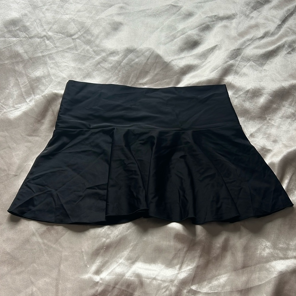 Diviine Modestee black mini swim skirt XS